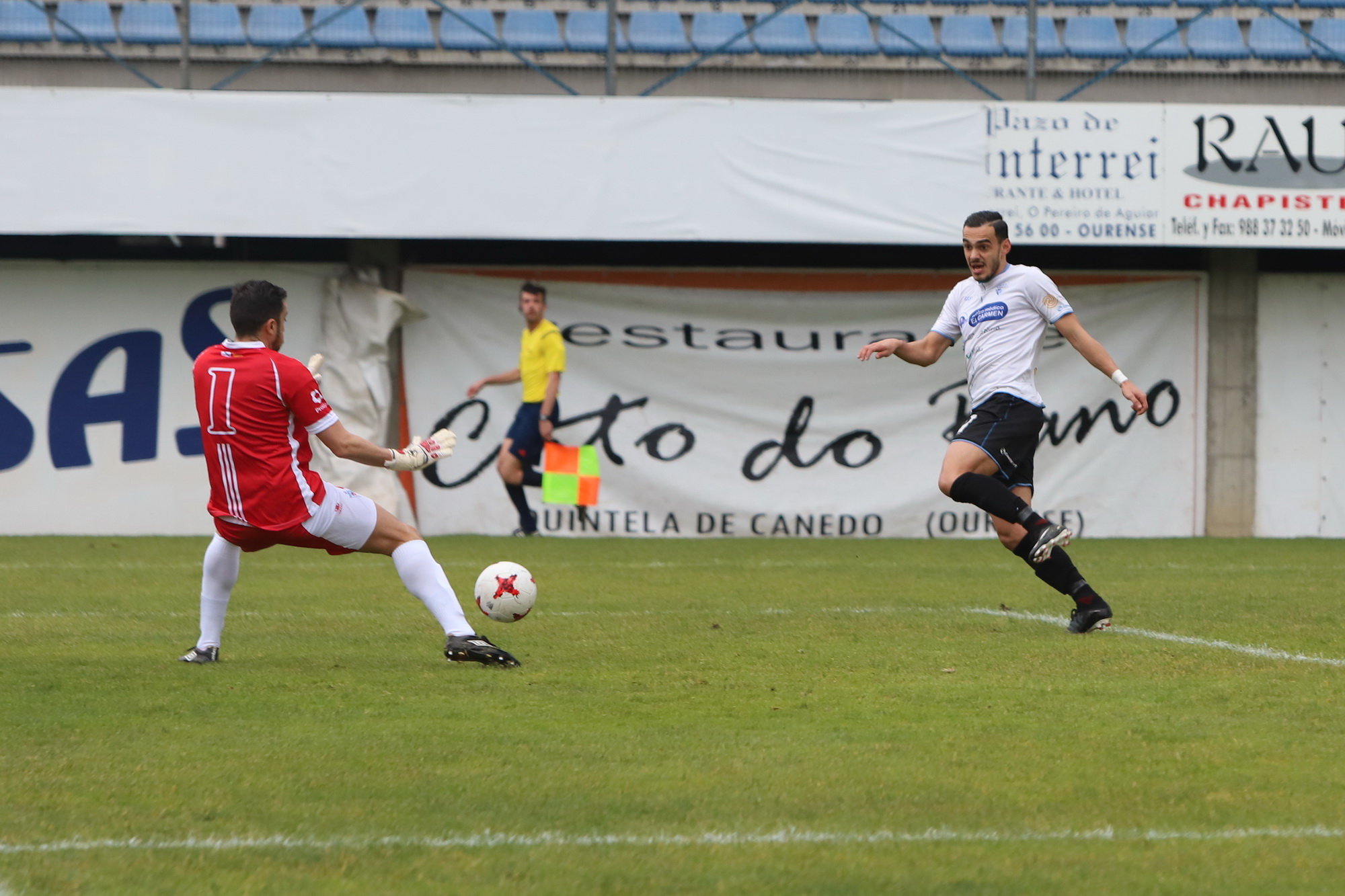 Gran juego y victoria del Ourense CF ante el Villalonga