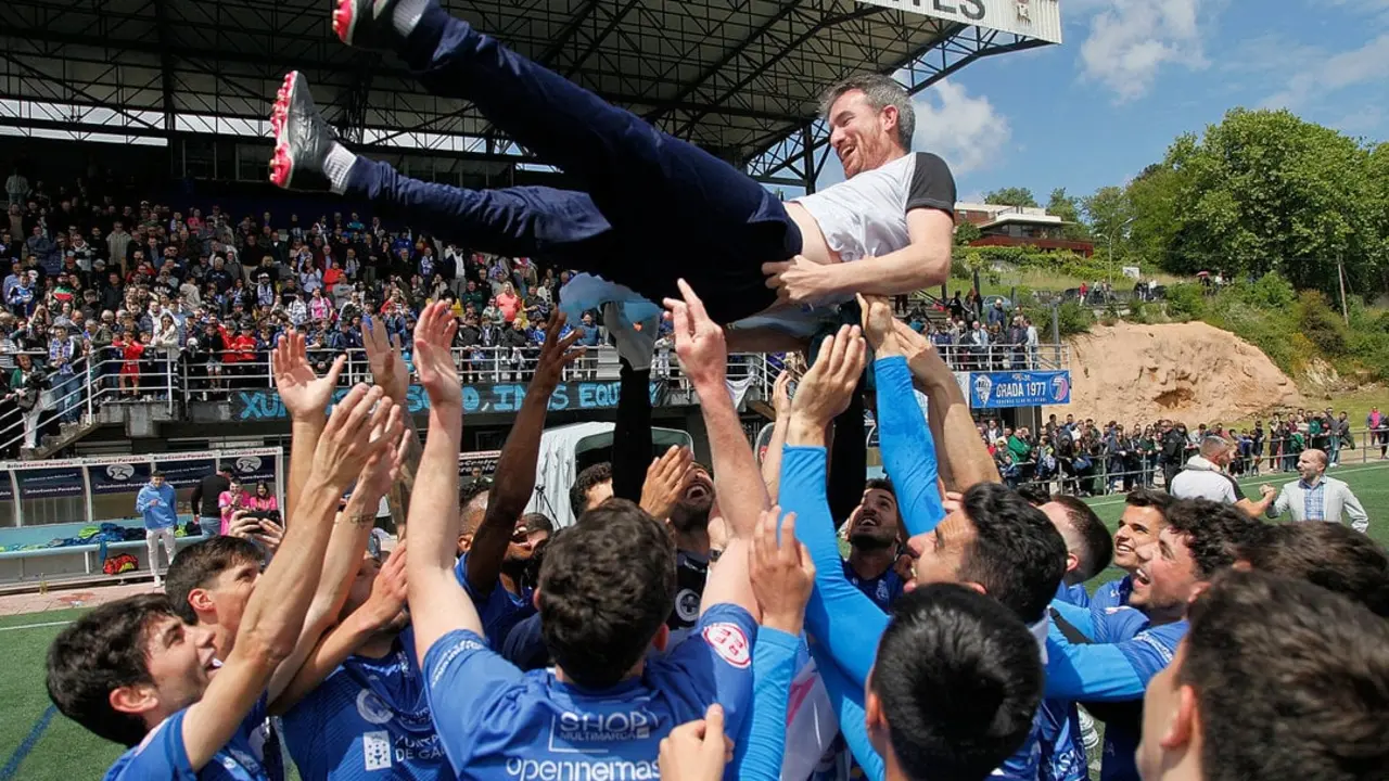 Celebracion ascenso Ourense CF Primera RFEF (8)