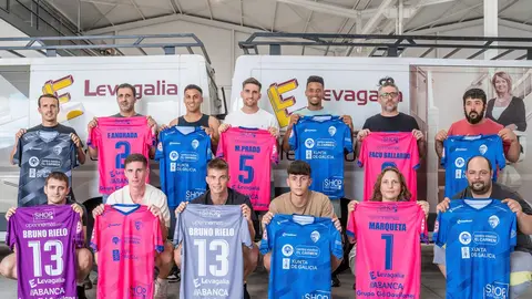 Camiseta Ourense CF presentaci&oacute;n Levagalia 1