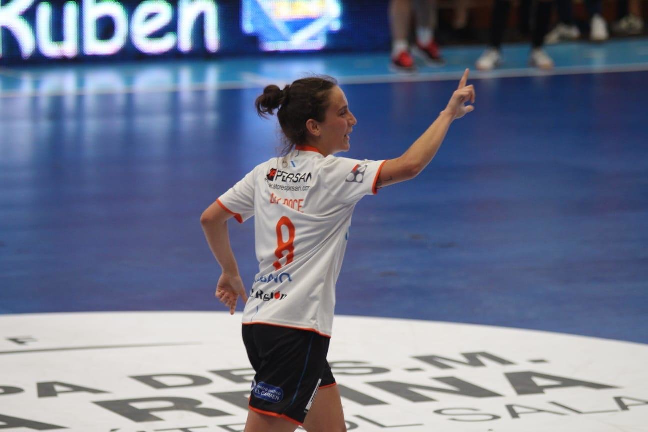 Laura_Doce_Celebra_El_Gol
